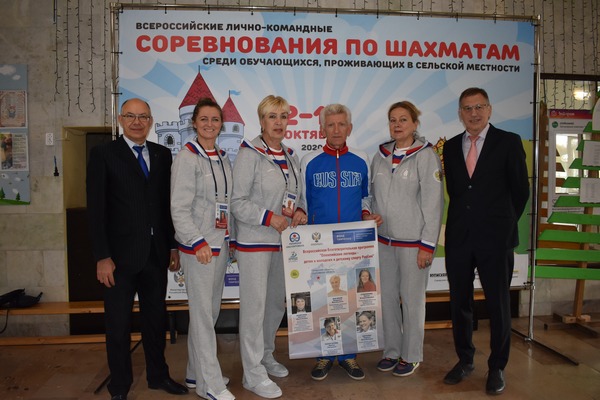 На Всероссийских соревнованиях среди сельских школьников пройдено две трети дистанции