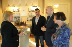 Дочь гроссмейстера Владимира Алаторцева посетила Музей шахмат ФШР