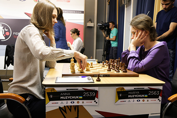Александра Горячкина увеличивает отрыв на турнире претенденток