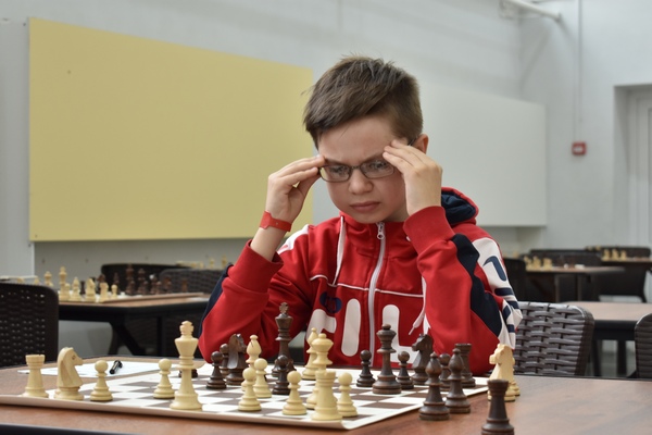 В соревнованиях сельских шахматистов пройден экватор турнира