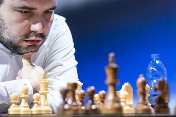 Ян Непомнящий упрочил лидерство на этапе Grand Chess Tour в Загребе