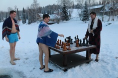 В Новокузнецке совместили шахматы и купание в проруби