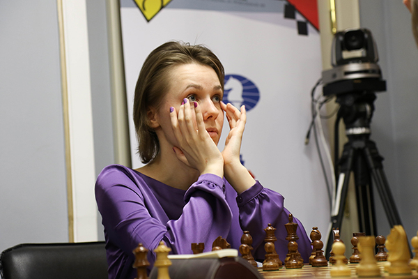 Александра Горячкина увеличивает отрыв на турнире претенденток