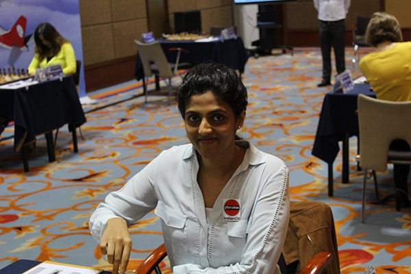 Харика Дронавалли побеждает в индийском дерби (фото официального сайта)