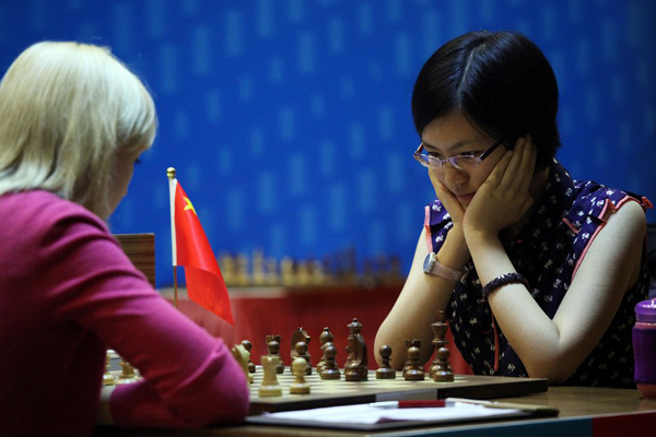 Хоу Ифань выиграла третью партию матча (фото А. Карлович)