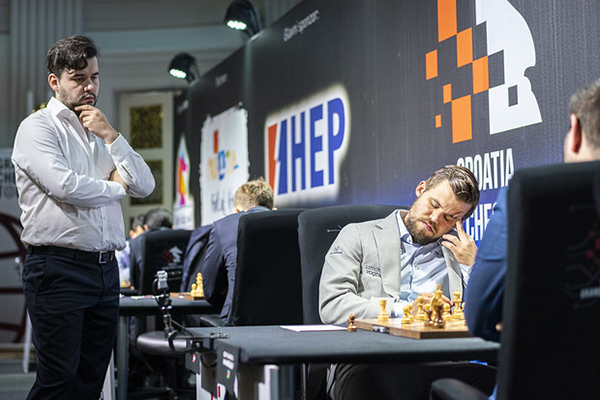 Ян Непомнящий сохраняет лидерство на этапе Grand Chess Tour в Загребе 