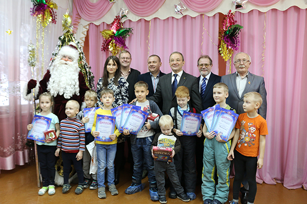 В Новокузнецке состоялся Рождественский турнир «Шахматная семья»
