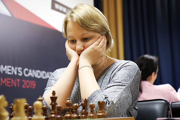 Александра Горячкина сохраняет отрыв на турнире претенденток