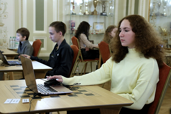 На Всероссийском детско-юношеском онлайн-турнире по рапиду сыграно пять туров