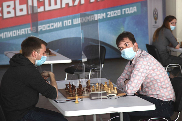 Максим Чигаев и Валентина Гунина сохраняют лидерство на Высшей лиге
