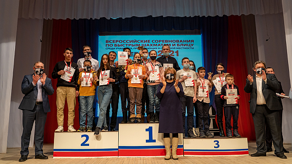 В Дебесах завершились Всероссийские соревнования среди сельских школьников по рапиду и блицу