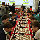 Сражаются юные шахматисты
