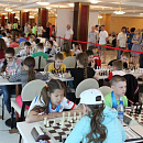 Белыми атакует уже известная юная шахматистка Лея Гарифуллина