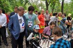 В День города новосибирцы сыграли в шахматы на 124 досках