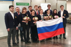 Russian National Teams Triumphantly Arrive in Moscow