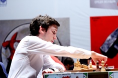 Grigoriy Oparin Leads Russian Championship Superfinal