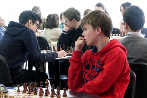 Сегодня состоится пятый тур международного юношеского шахматного турнира 