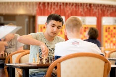 Шант Саргсян сохраняет лидерство на турнире "Юные звезды мира"