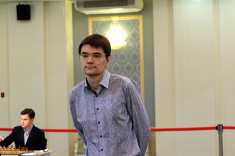 Evgeny Tomashevsky Takes the Lead in Russian Championship Superfinal