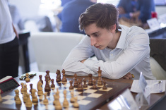 Даниил Дубов преследует лидера на турнире в Нетании
