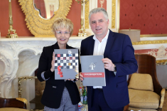 Член Совета Федерации РФ Дина Оюн посетила Федерацию шахмат России