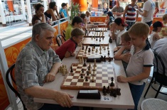 Шахматная школа "Этюд" провела блицтурнир в "Золотом Вавилоне"