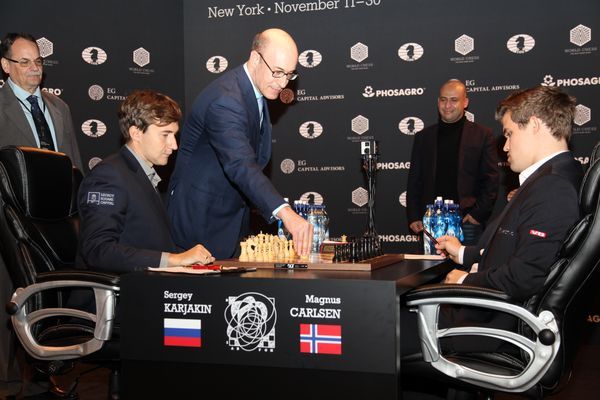 Contabilidade Financeira: Carlsen e Karjakin