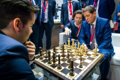 Alexander Zhukov Visits Ugra Stand at Russian Investment Forum 