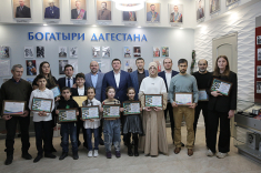 Дагестанских шахматистов наградили в Минспорте РД