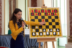 Продолжается набор детей в Онлайн-академию шахмат Александры Костенюк