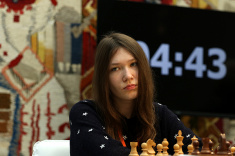 Three Rounds Behind in Russian Superfinals