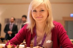 Анна Ушенина лидирует на чемпионате Европы среди женщин