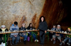 Татьяна Василевич провела сеанс в Мраморной пещере на глубине 42 метров
