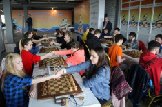 В Лоо стартовали Детские первенства России по классическим шахматам