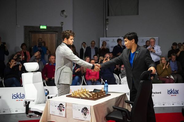 Hikaru Nakamura Defeats Magnus Carlsen!  Lindores Abbey Rapid Challenge 