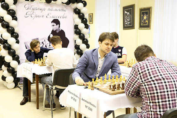 Exhibición del ruso Fedoseev en el torneo de 'Blitz' del Open