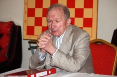 Заслуженный тренер СССР Александр Никитин прочитал лекцию в рамках тренерского семинара в Лоо