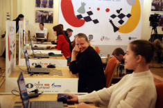 Team Russia Maintains Leadership in Pool C at FIDE Online Olympiad