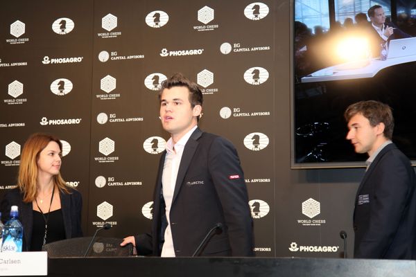 Contabilidade Financeira: Carlsen e Karjakin