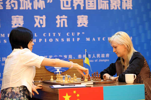 Вторая партия матча между Хоу Ифань и Анной Ушениной завершилась вничью (фото А. Карлович)