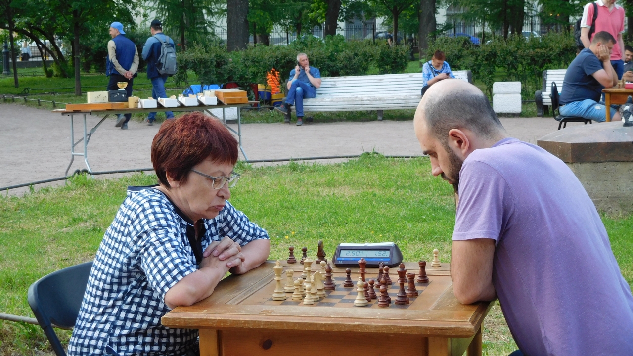 В Санкт-Петербурге продолжается серия турниров в садах и парках