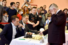 Анатолий Карпов провел сеанс одновременной игры в Чебоксарах