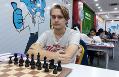 Aleksey Grebnev Wins Asian Junior Championship