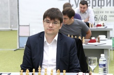 Евгений Томашевский укрепляет лидерство на Суперфинале