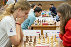 Анна Журова и Мариам Мкртчян лидируют на турнире юниорок "Игра началась!"