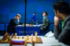 Magnus Carlsen Maintains Leadership in Wijk aan Zee 