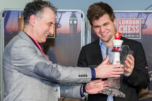 Магнус Карлсен выиграл супертурнир в Лондоне (фото Р. Моррис-Хилла)