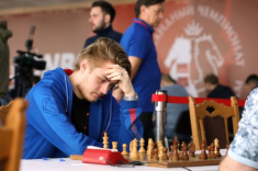 Aleksey Grebnev and Rudik Makarian Start World Junior Championship with Wins