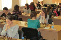 В Челябинске стартовал чемпионат УрФО среди женщин