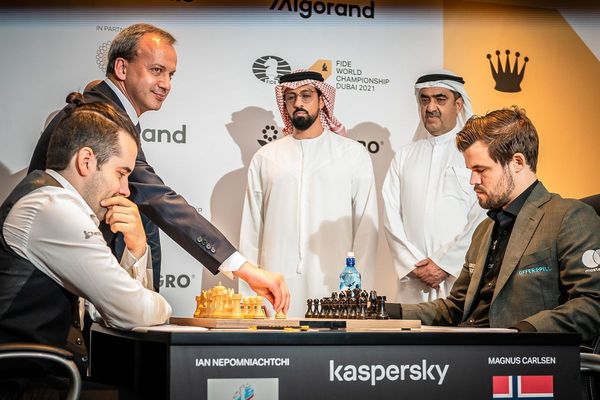 MagnusCarlsen VS Ian Nepomniachtchi , Game 2 🌎 World Championship, DUBAI  2021 ♟ 